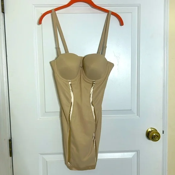 Maidenform Ultra-Firm Control Convertible Shapewear Slip with Underwire Support - Picture 2 of 10